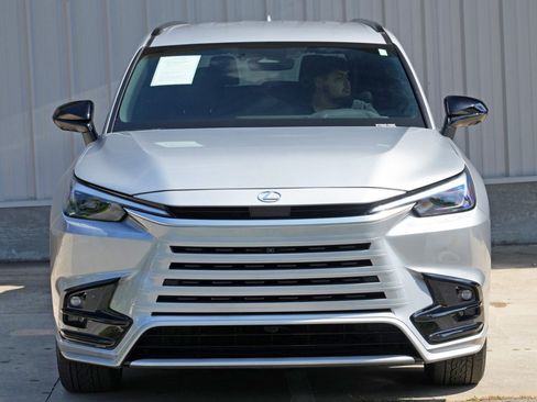 Used 2025 Lexus TX 500h AWD image 47