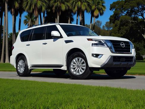 Used 2023 Nissan Armada SV image 2