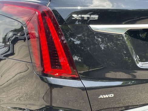 Certified 2024 Cadillac XT5 Premium Luxury w/ LPO, Floor Liner Package AWD/4WD image 40