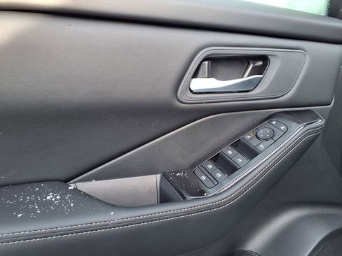 New 2026 Nissan Rogue SV image 12