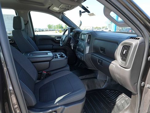 Used 2021 Chevrolet Silverado 1500 W/T w/ Z71 Off-Road Package AWD/4WD image 18