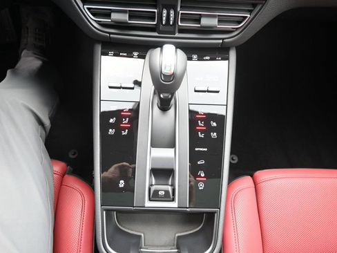 New 2026 Porsche Macan AWD/4WD image 19