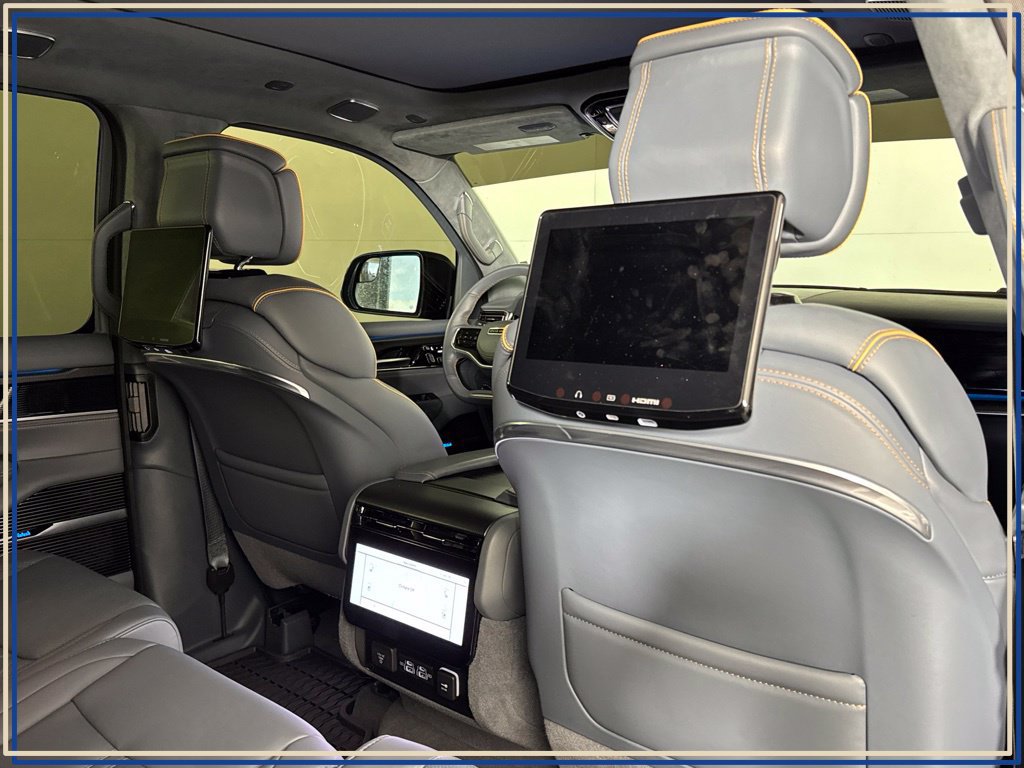 Used 2024 Jeep Grand Wagoneer Series III w/ Rear Seat Video Group 1 AWD/4WD image 40