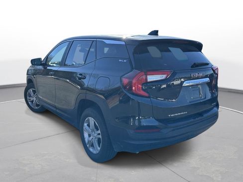 Used 2024 GMC Terrain SLE image 8