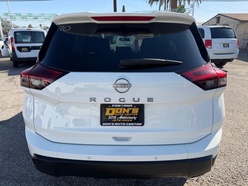 Used 2024 Nissan Rogue S FWD image 7