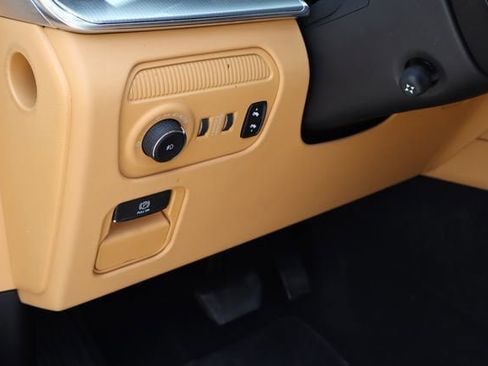 Used 2023 Jeep Grand Wagoneer L Series III AWD/4WD image 28