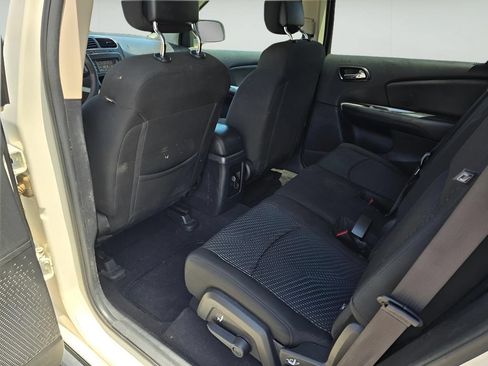 Used 2019 Dodge Journey SE w/ Blacktop Package FWD image 20