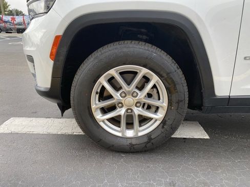 Used 2023 Jeep Grand Cherokee L Laredo image 8