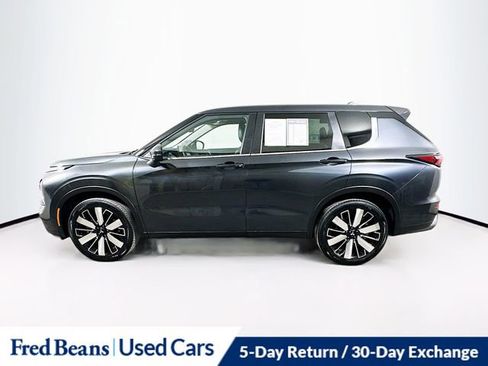 Used 2025 Mitsubishi Outlander SE image 4