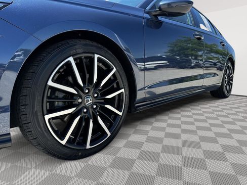 Used 2023 Honda Accord Touring image 6