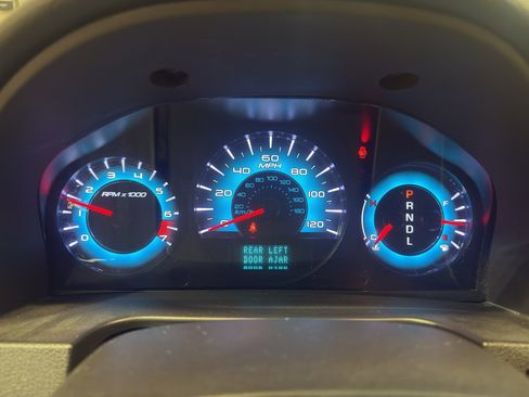 Used 2011 Ford Fusion SEL w/ 302A Rapid Spec Order Code image 17