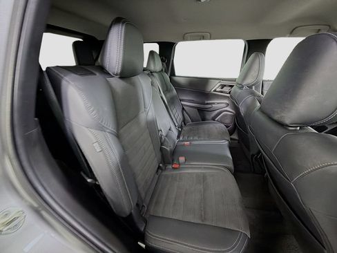 Used 2023 Mitsubishi Outlander SE FWD image 30