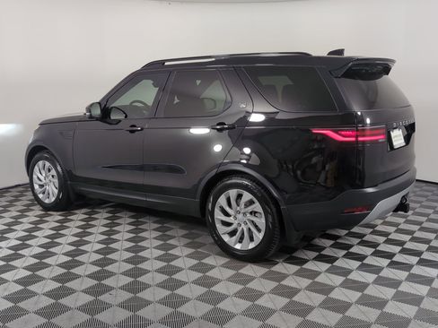 Used 2025 Land Rover Discovery S image 2