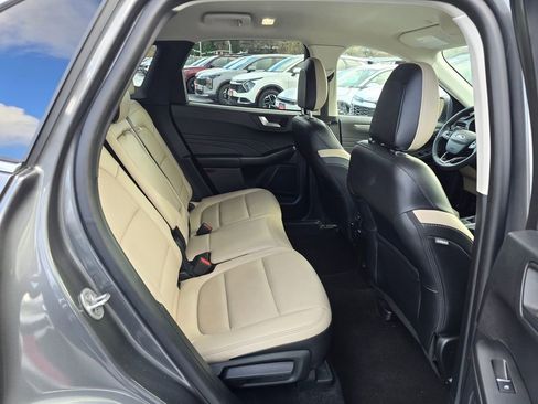 Used 2022 Ford Escape Titanium image 12