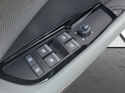 New 2026 Audi Q3 quattro 2.0T AWD/4WD image 22