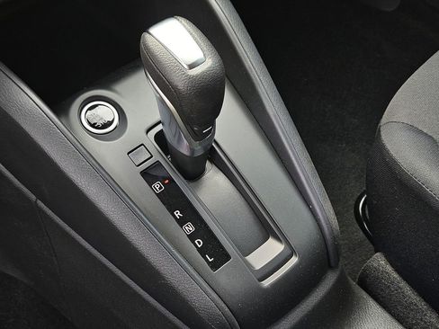 New 2025 Nissan Kicks S image 21