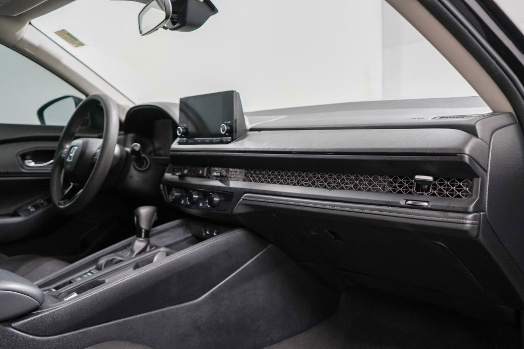 Used 2023 Honda Accord EX image 22