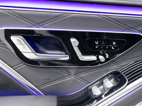 Used 2023 Mercedes-Benz Maybach S 680 4MATIC w/ Manufaktur Leather Package image 29