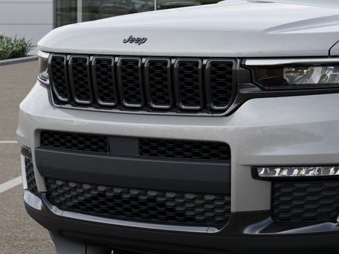 New 2025 Jeep Grand Cherokee L Limited w/ Black Appearance Package image 11