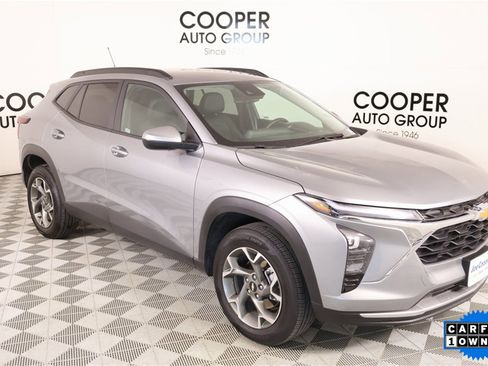 Used 2025 Chevrolet Trax LT w/ LT Convenience Package image 1