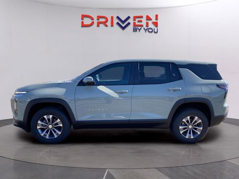 New 2026 Chevrolet Equinox LT w/ LPO, Floor Liner Package image 2