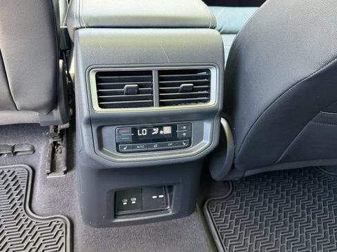 Certified 2024 Volkswagen Atlas SEL AWD/4WD image 16