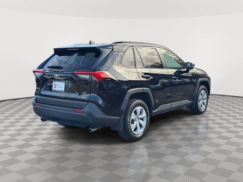 Used 2020 Toyota RAV4 LE image 7