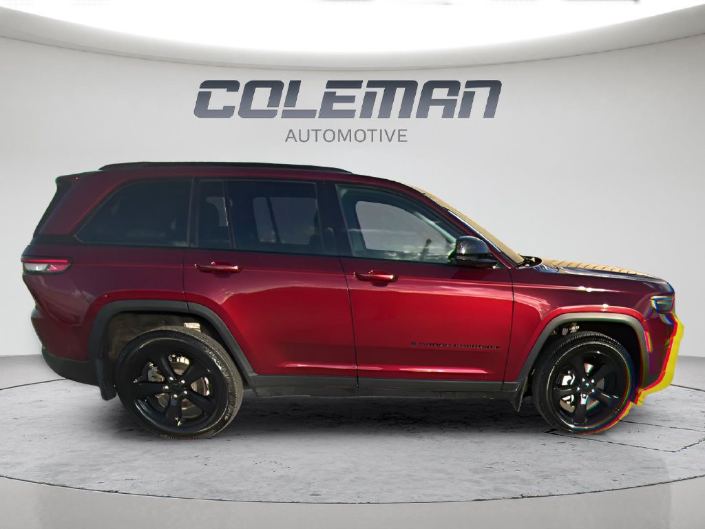 Used 2024 Jeep Grand Cherokee Limited w/ Black Appearance Package AWD/4WD image 26