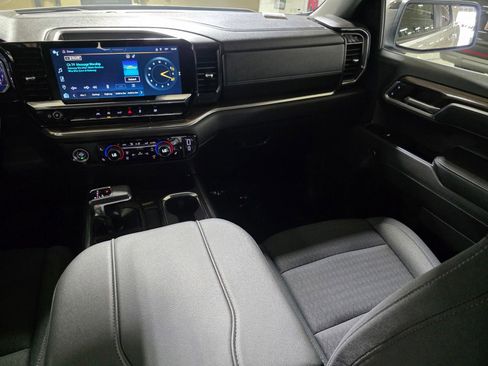 Used 2024 Chevrolet Silverado 1500 RST image 19