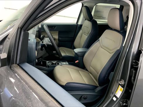 New 2026 Ford Maverick Lariat image 8