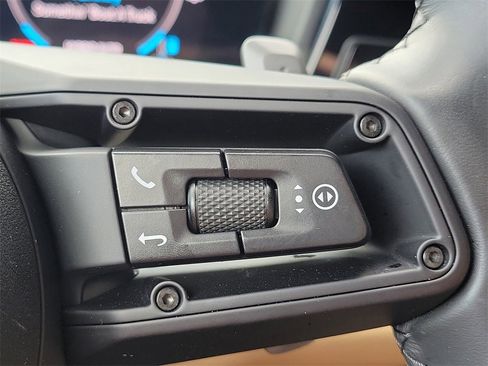 Used 2025 Porsche Cayenne E-Hybrid image 40