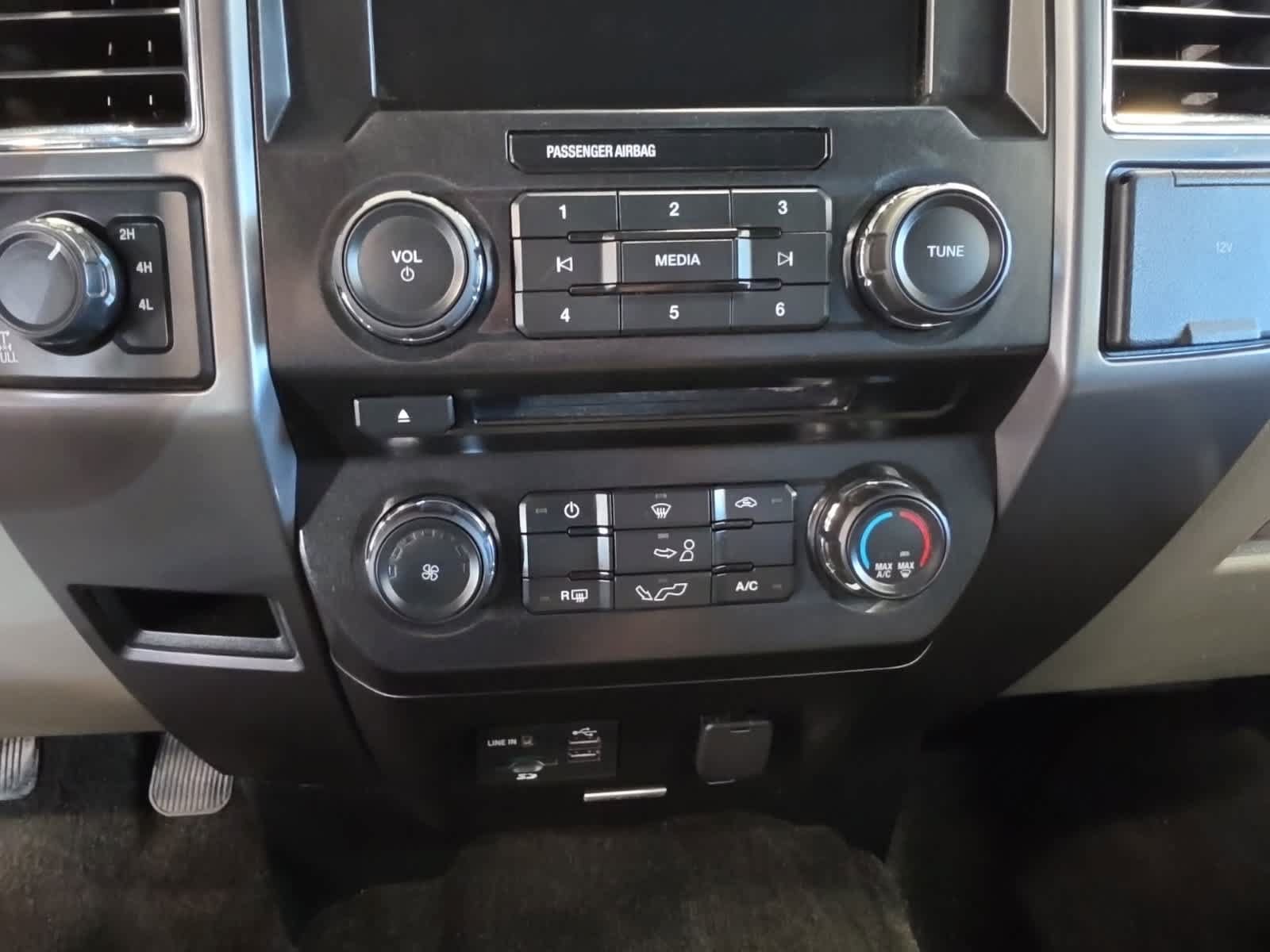 Used 2015 Ford F150 XLT w/ Equipment Group 301A Mid AWD/4WD image 31
