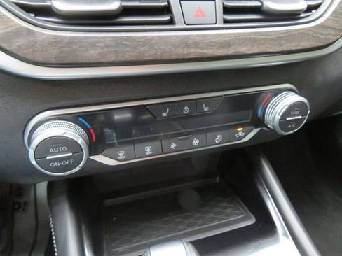 Used 2024 Nissan Altima 2.5 SL FWD image 27