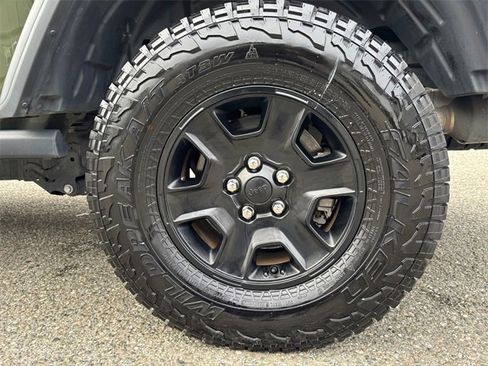 Used 2021 Jeep Gladiator Mojave w/ Trailer Tow Package image 21