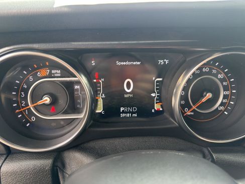 Used 2020 Jeep Wrangler Unlimited Sahara AWD/4WD image 39