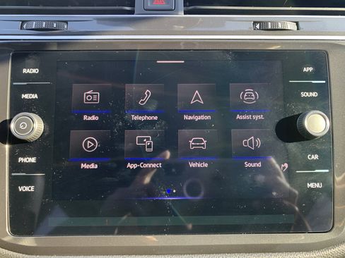 Used 2024 Volkswagen Tiguan SE R-Line image 24