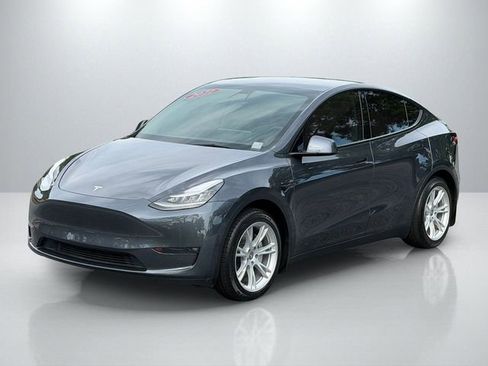 Used 2021 Tesla Model Y Long Range AWD/4WD image 3