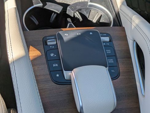 Used 2024 Mercedes-Benz GLS 450 4MATIC image 26