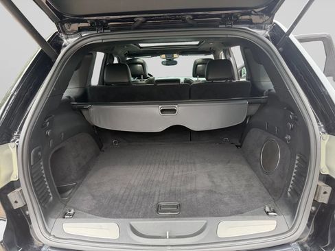 Used 2018 Jeep Grand Cherokee Overland w/ Interior Metal Package RWD image 29