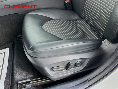 Used 2022 Toyota Camry SE FWD image 27
