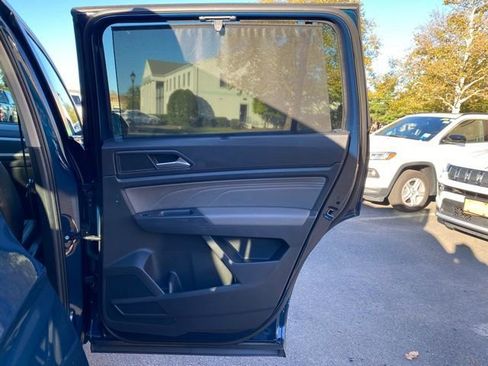 Used 2021 Volkswagen Atlas SEL R-Line image 29