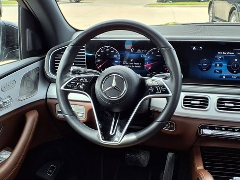 Used 2025 Mercedes-Benz GLS 450 4MATIC image 14