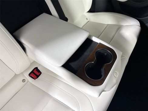 Used 2022 Tesla Model S image 37