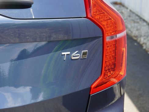 Used 2019 Volvo XC90 T6 Momentum w/ Protection Package Premier AWD/4WD image 8