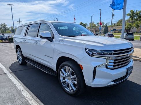 Used 2023 Chevrolet Suburban High Country image 7