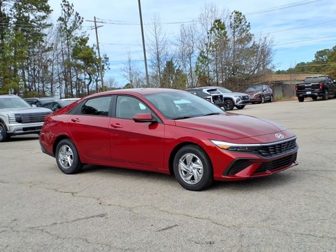 New 2026 Hyundai Elantra SE FWD image 1