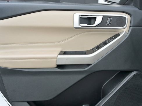 Used 2023 Ford Explorer XLT w/ Equipment Group 202A image 9