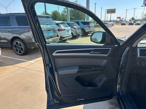 Used 2021 Volkswagen Atlas SE FWD image 11
