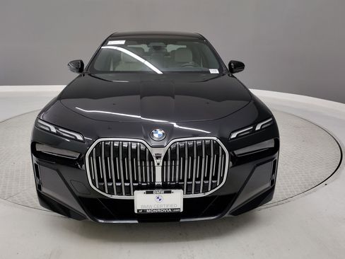 Certified 2023 BMW 740i image 2