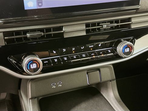 Used 2024 Honda Prologue EX image 23